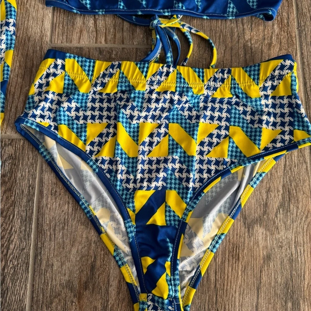 Fashion Nova Day Dreamin' Set in blue multi.